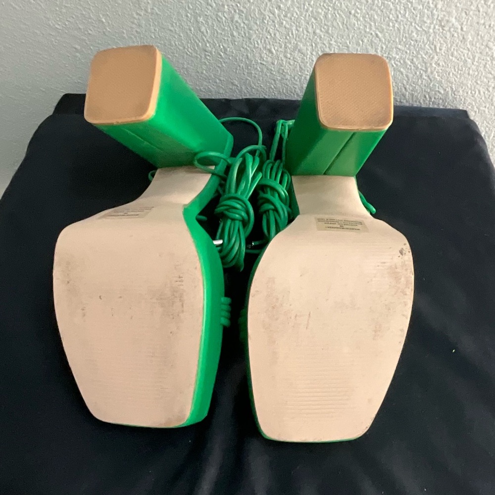 Steve Madden Emerald Green Strappy Heels - Picture 2 of 5